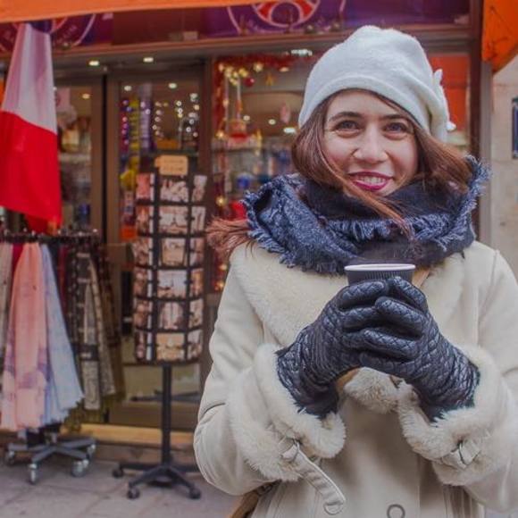 Meet your Posher, Laura - Picture 1 of 1